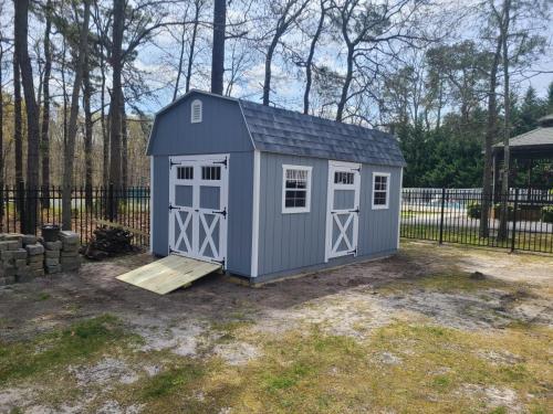 NJ-10x16-Stonehedge-gambrel-with-transom-doors-2